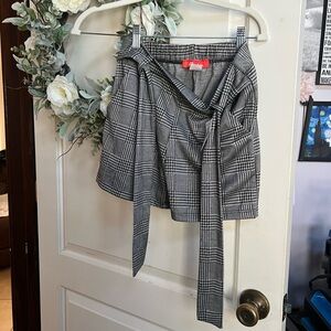 Stylish Gray Plaid Shorts